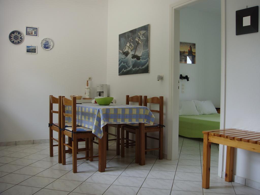 Eleftheria Studios And Apartments 아카라비 객실 사진